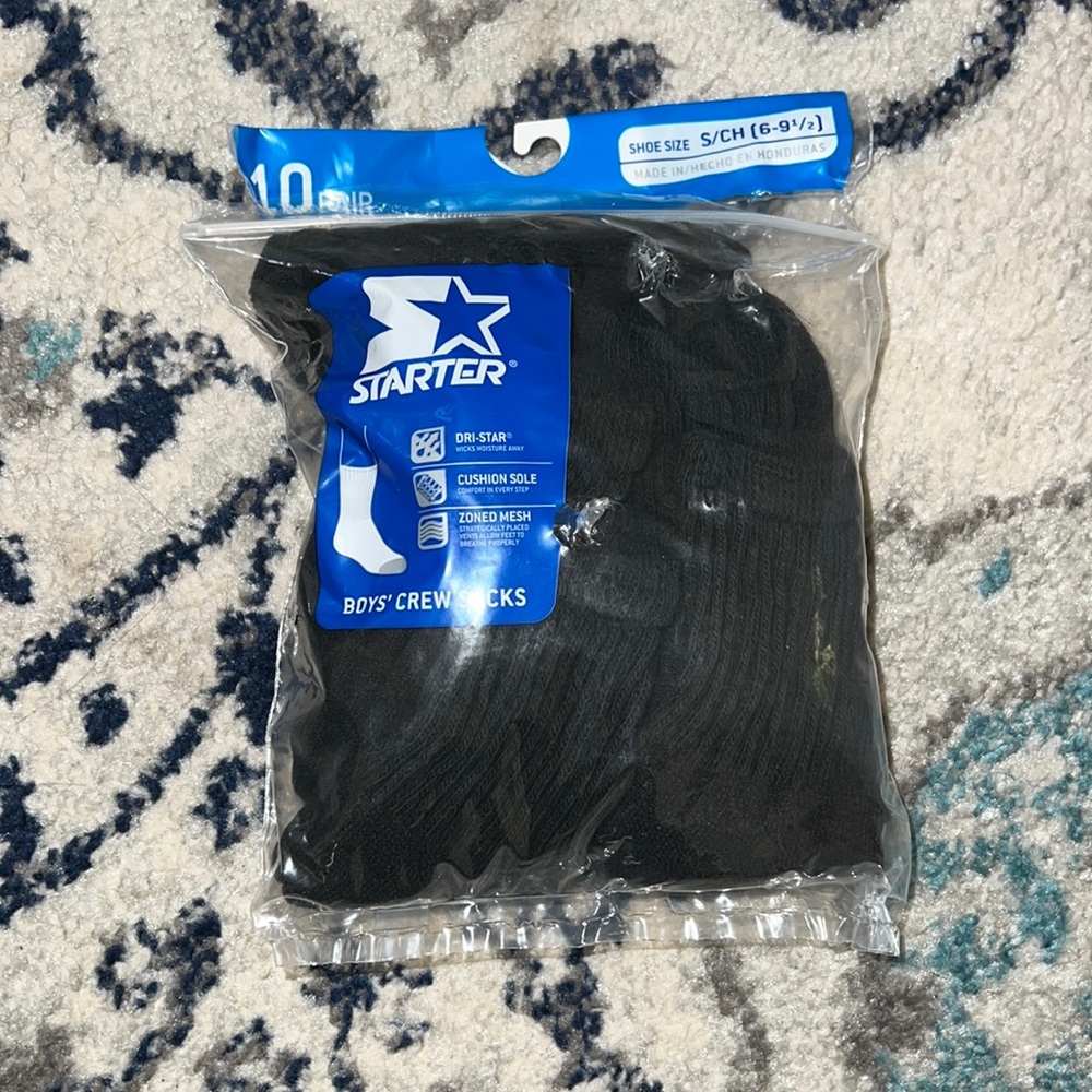 Boys black crew socks